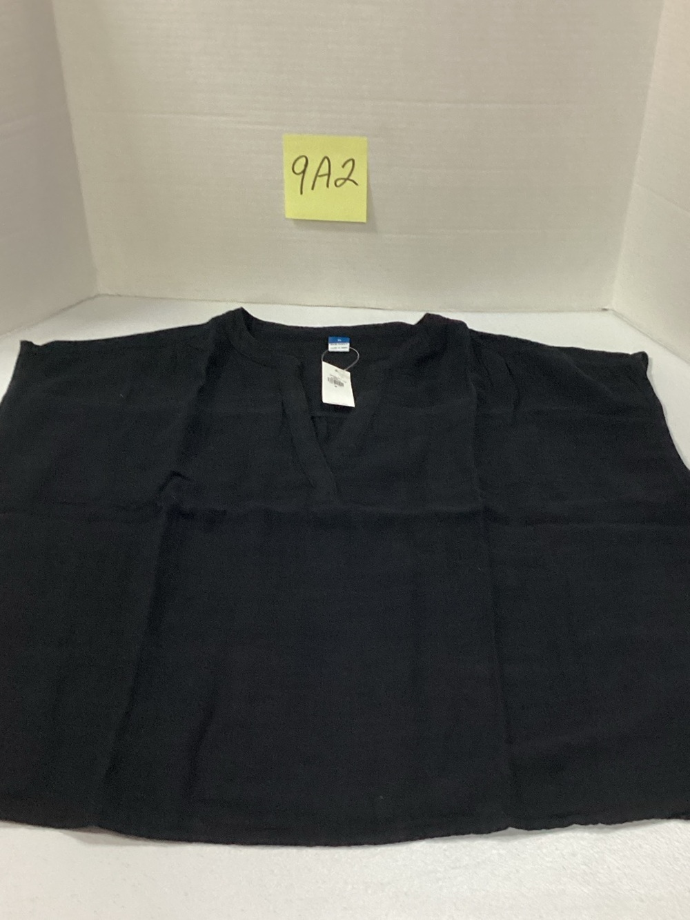 Old Navy Black Short Sleeve V-Neck Tee